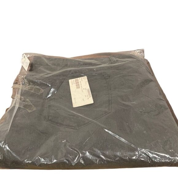 Avenue Dulux Stretch Gray Denim Straight Jeans 32P NWT - Picture 1 of 4